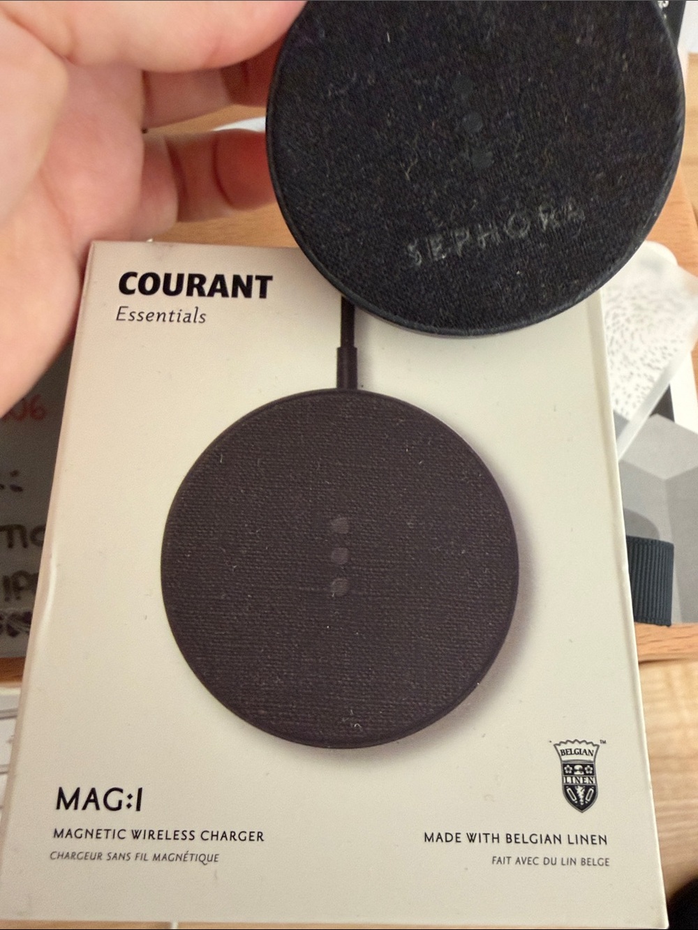 Courant Essentials MAG:1 Magnetic Wireless Charger - Black (Sephora branded)